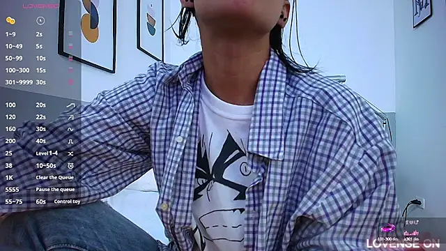 Snapshot of yourcuteneighbourr chatting on 03.18.25 yourcuteneighbourr online show from 03.18.25