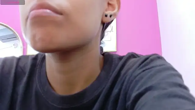 Snapshot of yourcuteneighbourr chatting on 09.23.25 yourcuteneighbourr online show from 09.23.25