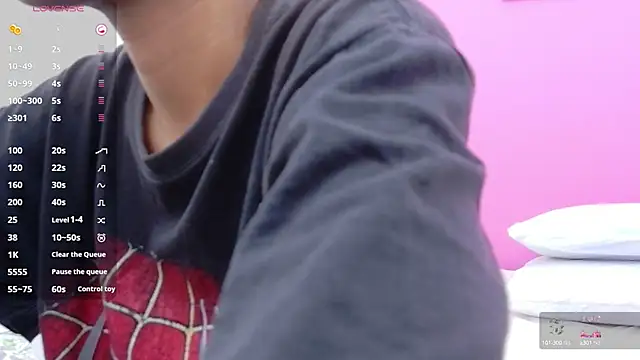 Snapshot of yourcuteneighbourr chatting on 09.24.25 yourcuteneighbourr online show from 09.24.25