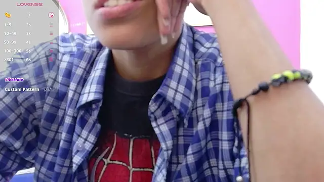 Snapshot of yourcuteneighbourr chatting on 09.27.25 yourcuteneighbourr online show from 09.27.25