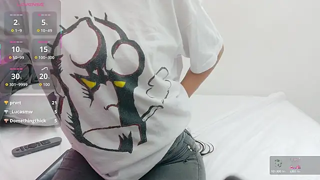 Snapshot of yourcuteneighbourr chatting on 10.16.25 yourcuteneighbourr online show from 10.16.25