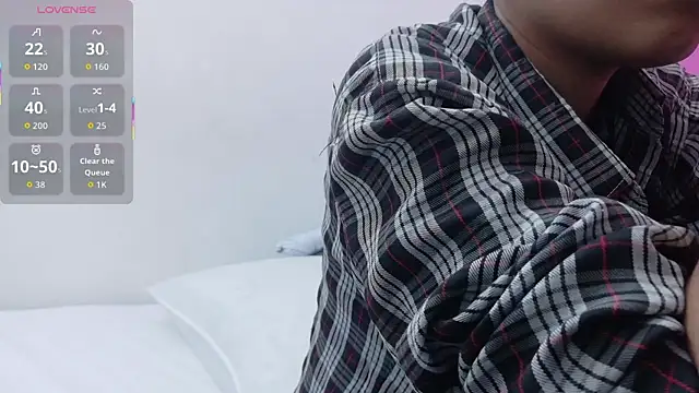 Snapshot of yourcuteneighbourr chatting on 10.29.25 yourcuteneighbourr online show from 10.29.25