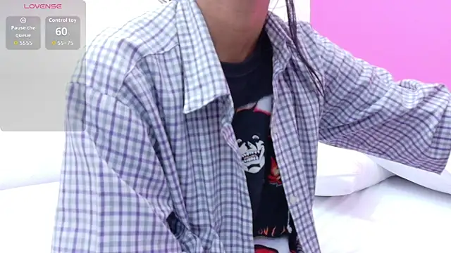 Snapshot of yourcuteneighbourr chatting on 12.19.25 yourcuteneighbourr online show from 12.19.25