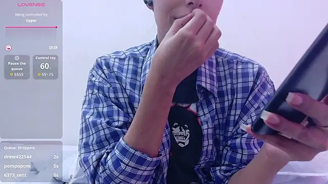 Snapshot of yourcuteneighbourr chatting on 02.04.26 yourcuteneighbourr online show from 02.04.26