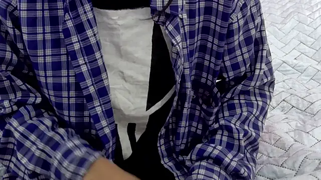 Snapshot of yourcuteneighbourr chatting on 02.26.26 yourcuteneighbourr online show from 02.26.26