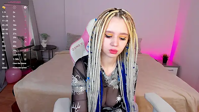 Valerie Woods online show from 12.09.24