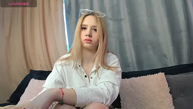 Valerie Woods online show from 01.24.25