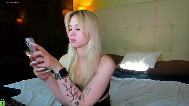 Valerie Woods online show from 04.11.26