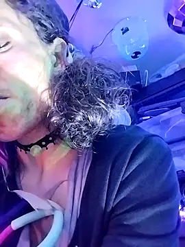 Snapshot of gurlnips chatting on 03.13.26 gurlnips online show from 03.13.26