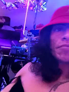 Snapshot of gurlnips chatting on 03.14.26 gurlnips online show from 03.14.26