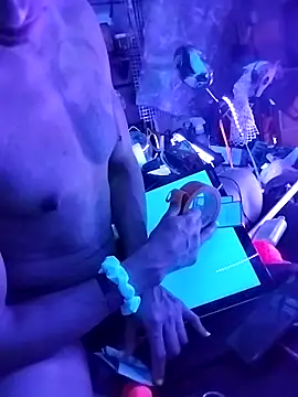 Snapshot of gurlnips chatting on 03.26.26 gurlnips online show from 03.26.26