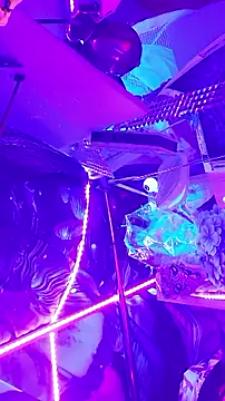 Snapshot of gurlnips chatting on 03.27.26 gurlnips online show from 03.27.26