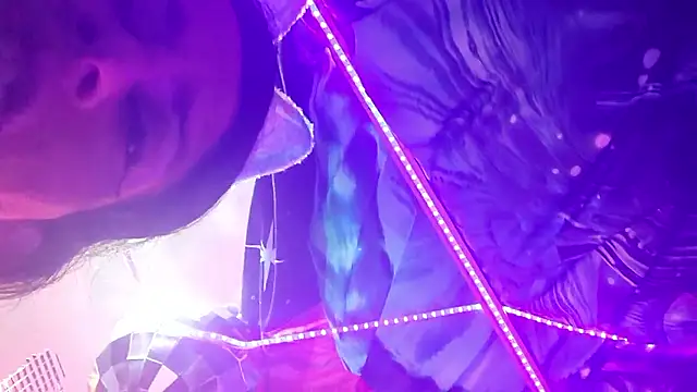 Snapshot of gurlnips chatting on 03.29.26 gurlnips online show from 03.29.26