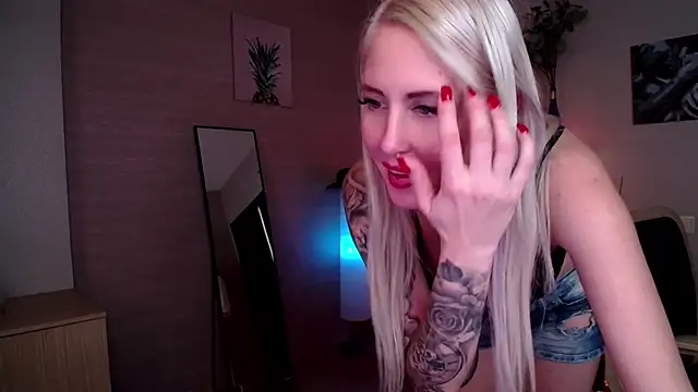 Snapshot of Mermaid_N chatting on 12.18.24 Mermaid N online show from 12.18.24