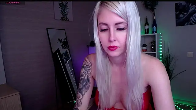 Snapshot of Mermaid_N chatting on 01.28.25 Mermaid N online show from 01.28.25