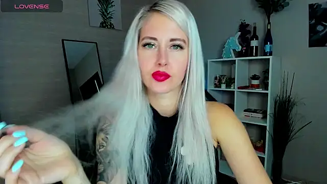 Snapshot of Mermaid_N chatting on 09.10.25 Mermaid N online show from 09.10.25