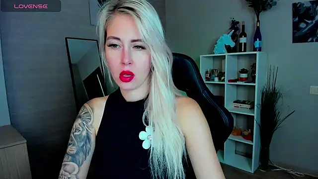 Snapshot of Mermaid_N chatting on 09.19.25 Mermaid N online show from 09.19.25