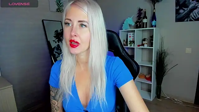 Snapshot of Mermaid_N chatting on 09.29.25 Mermaid N online show from 09.29.25