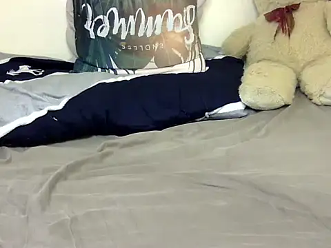 Snapshot of Sexxy_slim_honey chatting on 04.15.26 Sexxy slim honey online show from 04.15.26