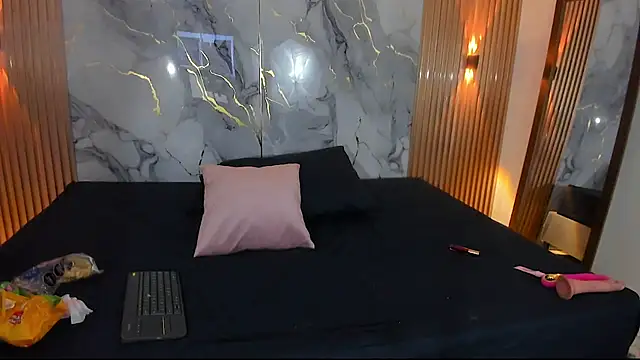 Snapshot of ShanellBlack chatting on 03.04.25 ShanellBlack online show from 03.04.25