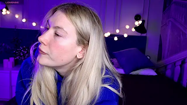 Liv Fay online show from 03.02.25