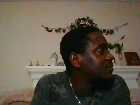 Snapshot of Hugedick0071 chatting on 12.13.24 Hugedick0071 online show from 12.13.24