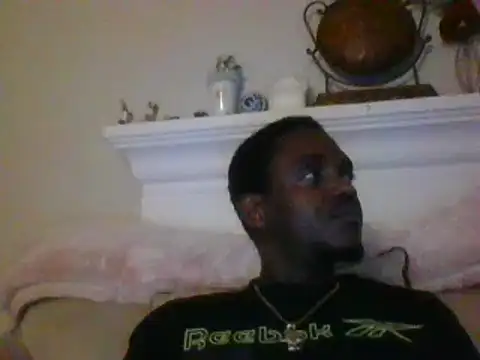 Snapshot of Hugedick0071 chatting on 12.17.24 Hugedick0071 online show from 12.17.24