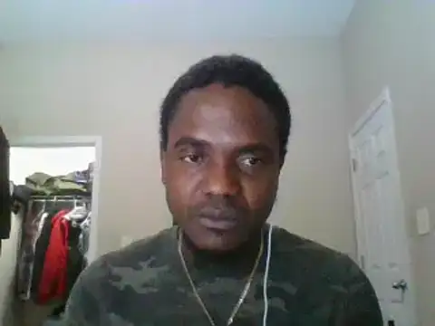 Snapshot of Hugedick0071 chatting on 01.10.25 Hugedick0071 online show from 01.10.25