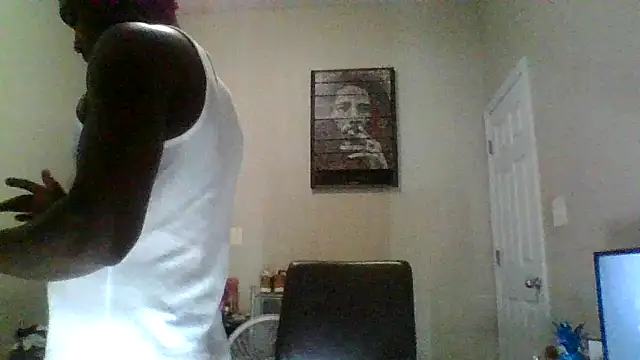 Snapshot of Hugedick0071 chatting on 03.22.25 Hugedick0071 online show from 03.22.25