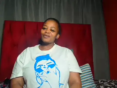 Snapshot of SweetandNaughty22 chatting on 02.19.25 SweetandNaughty22 online show from 02.19.25