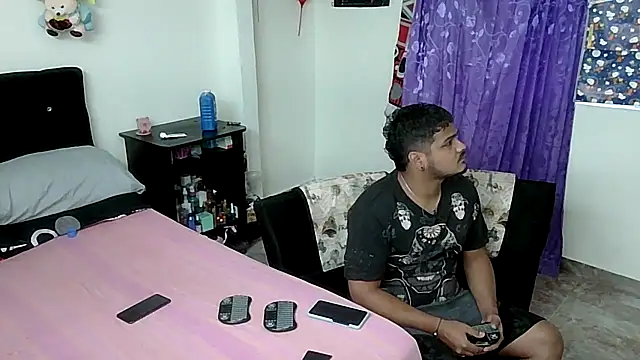 Snapshot of Boycuriousxxx chatting on 04.28.26 Boycuriousxxx online show from 04.28.26