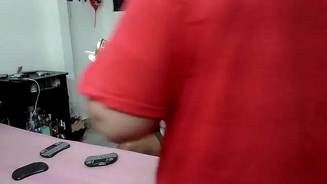 Snapshot of Boycuriousxxx chatting on 04.30.26 Boycuriousxxx online show from 04.30.26