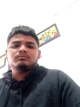 Snapshot of Boycuriousxxx chatting on 05.20.26 Boycuriousxxx online show from 05.20.26
