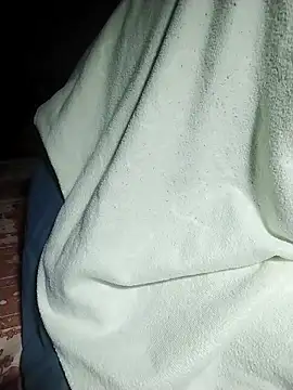 Snapshot of ngoclothingoc9en chatting on 03.22.25 ngoclothingoc9en online show from 03.22.25