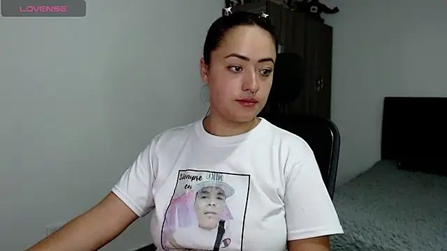 jjulietha95 online show from 12.18.25