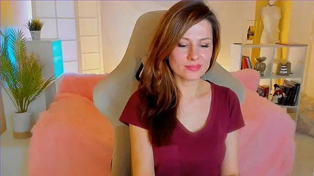 April o Nill online show from 01.22.25