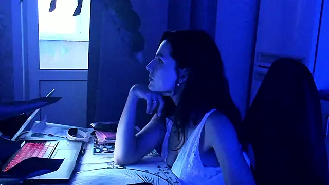 April o Nill online show from 10.03.25