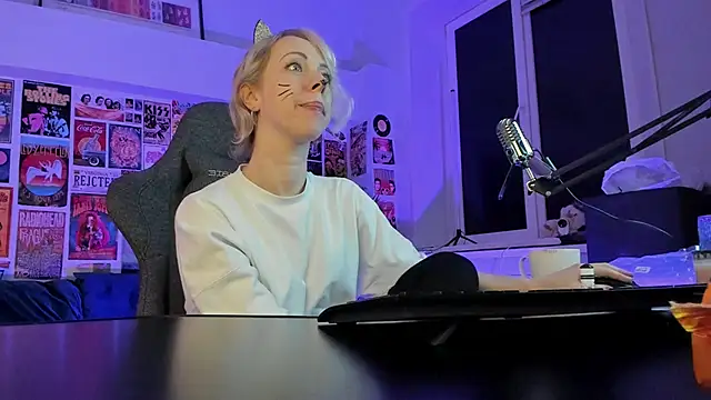 LylithSkye online show from 12.11.24