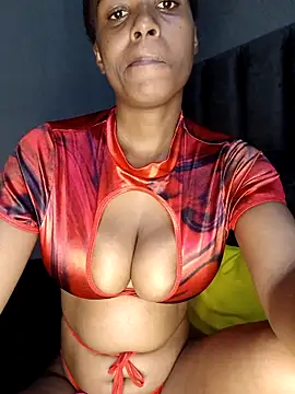 Snapshot of SexySlenderLexy chatting on 02.05.26 SexySlenderLexy online show from 02.05.26