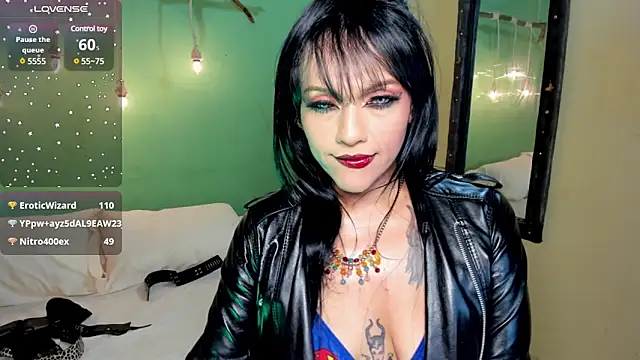 angelina james  online show from 03.08.25