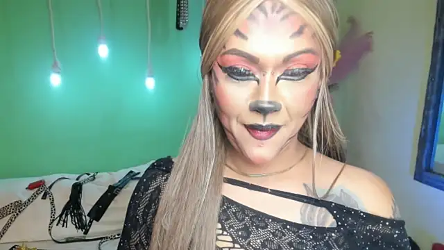 angelina james  online show from 10.13.25