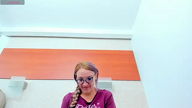 Snapshot of maddy_cartter chatting on 04.17.26 maddy cartter online show from 04.17.26