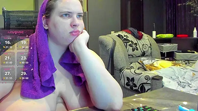 1lindsey1 online show from 09.13.25