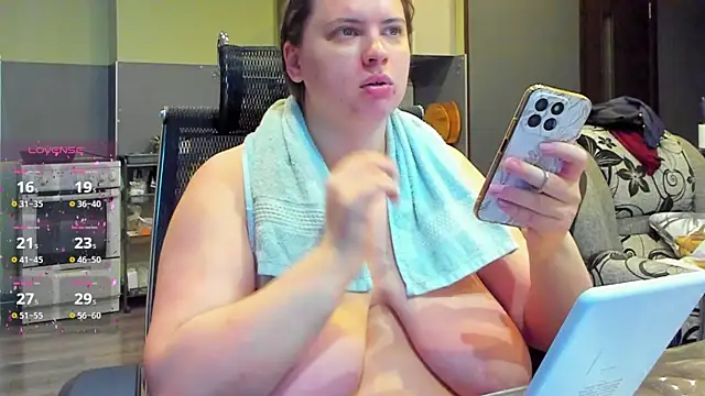 1lindsey1 online show from 10.13.25