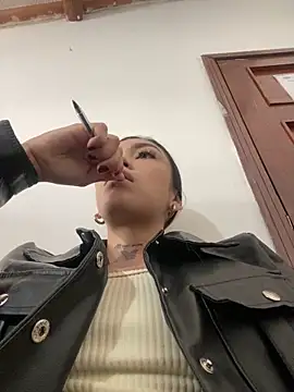 Effy Bonny online show from 01.13.25