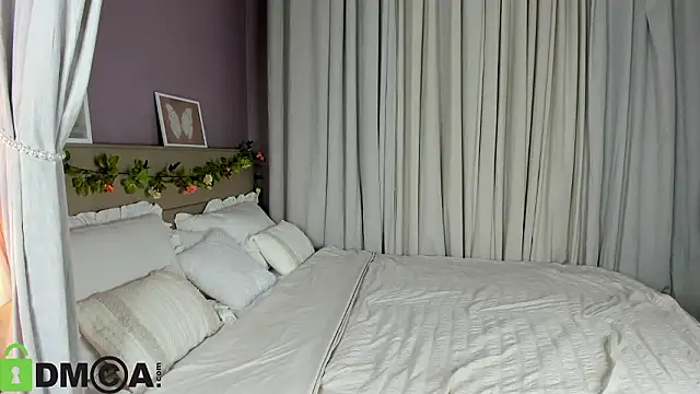 Dearly Emily online show from 03.27.26