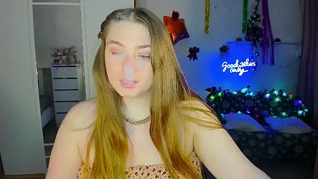 Demure Smile online show from 12.06.24