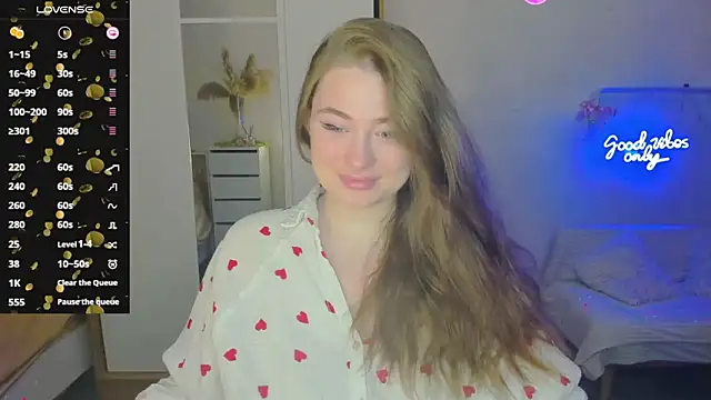 Demure Smile online show from 01.25.25