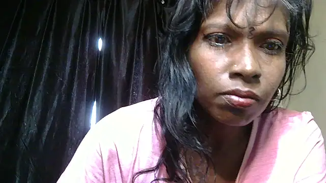 Fuckable Nasty MILF online show from 02.14.25