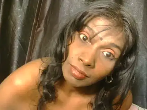 Fuckable Nasty MILF online show from 10.13.25